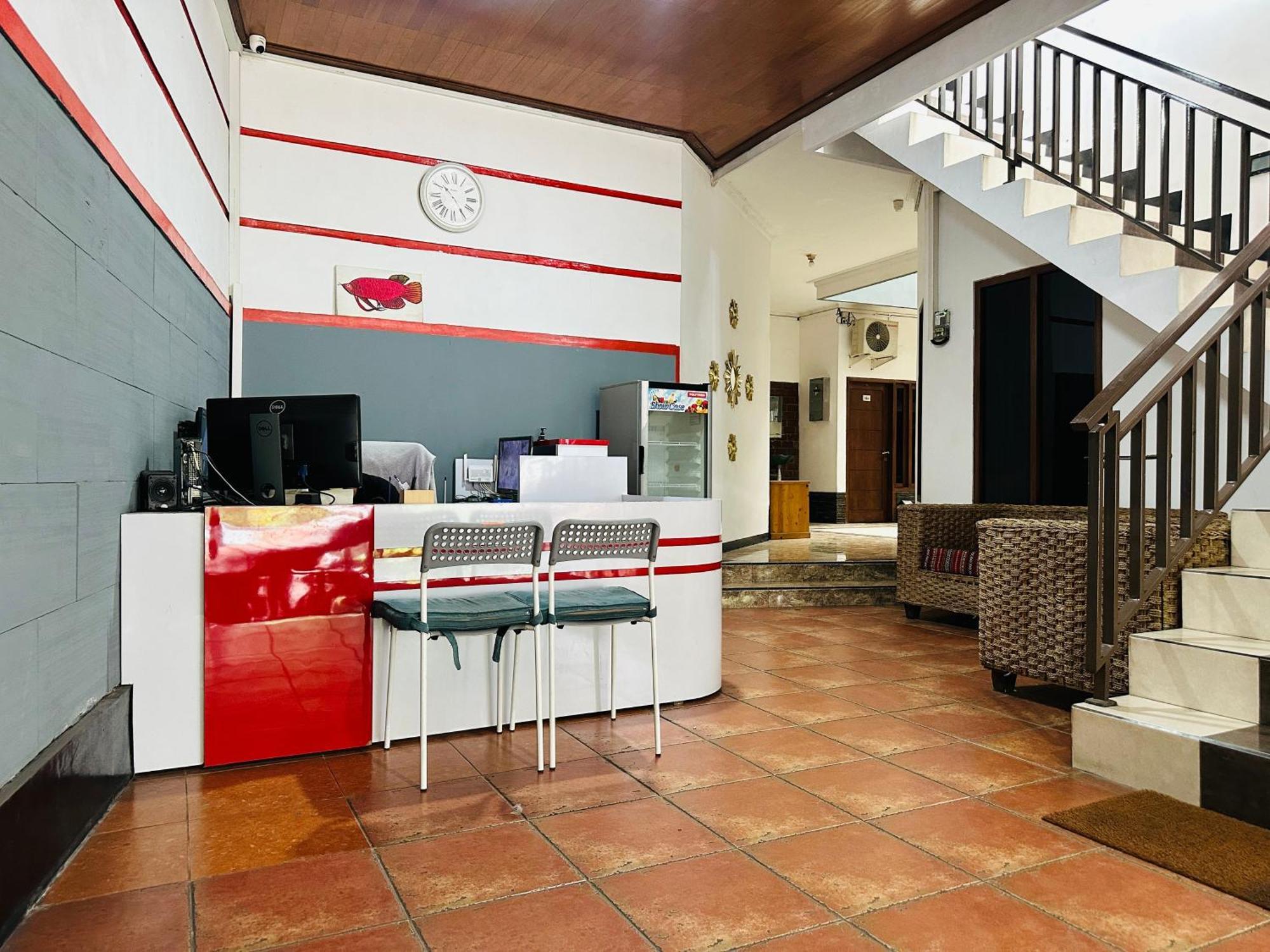Sans Skyland Pasteur Wisma tamu