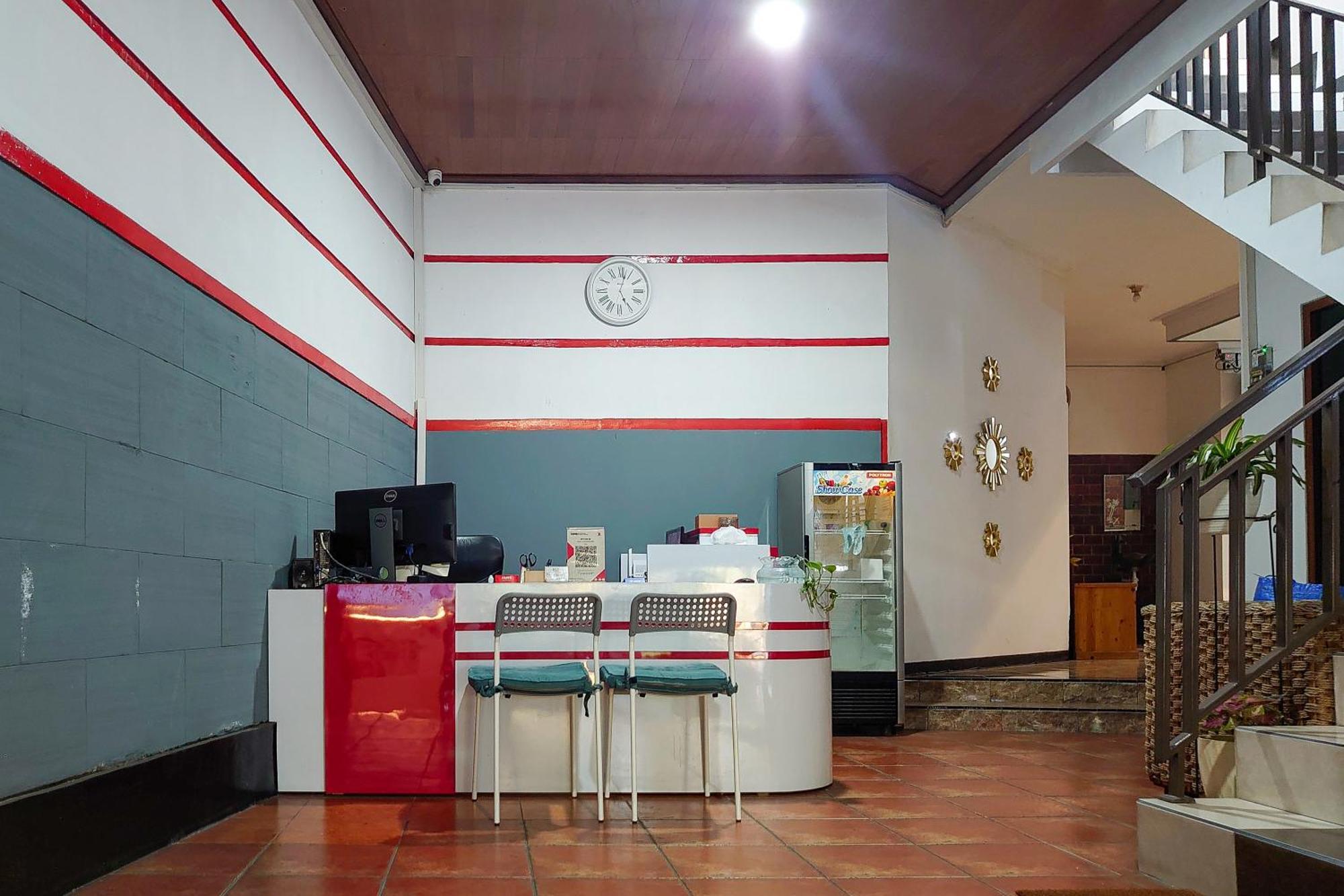Sans Skyland Pasteur Wisma tamu